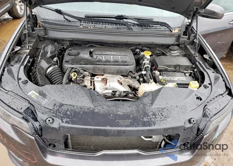 2019 Jeep Cherokee Latitude Plus z USA, uszkodzony, nr VIN 1C4PJMLN1KD213397